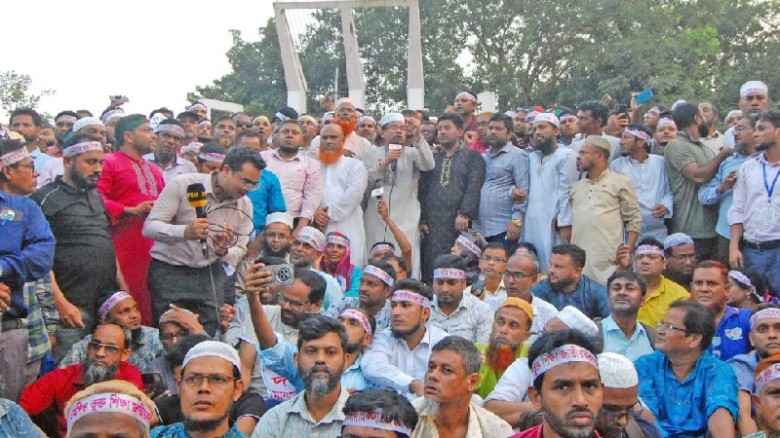 ‘মার্চ টু সচিবালয়’ কঠোর অবস্থানে পুলিশ