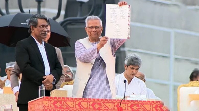 জুলাই সনদে প্রধান উপদেষ্টাসহ রাজনৈতিক নেতাদের সই