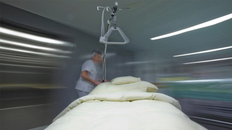 সিঙ্গাপুরে শ্লীলতাহানির দায়ে ভারতীয় নার্সকে বেত্রাঘাত ও কারাদণ্ড