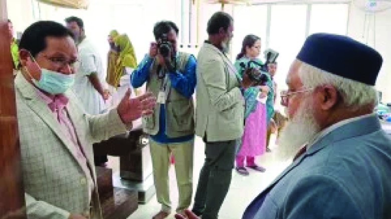 অশোভন আচরণের দায়ে চিকিৎসককে বহিষ্কারের নির্দেশ দিলেন ডিজি