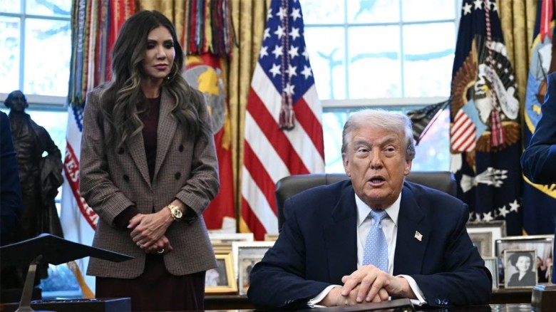 গুলিবর্ষণের ঘটনার পর গ্রিন কার্ড লটারি স্থগিত করলেন ট্রাম্প