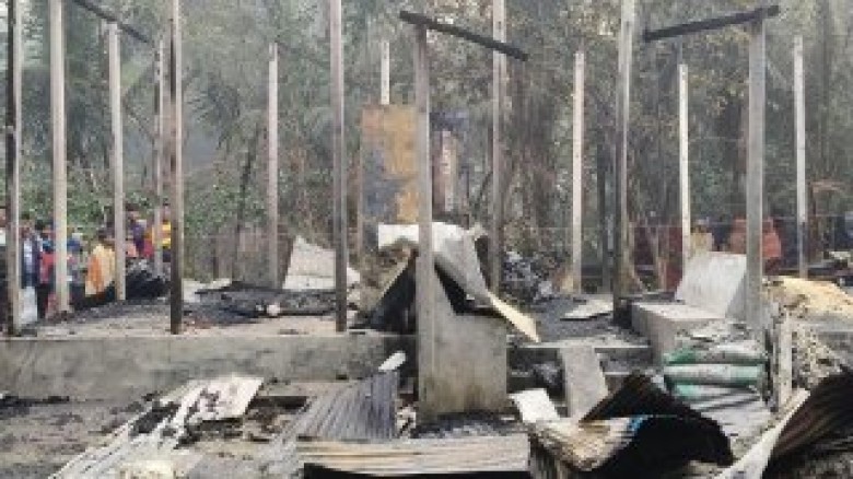 তালা লাগিয়ে বিএনপি নেতার ঘরে আগুন, মারা গেল শিশু