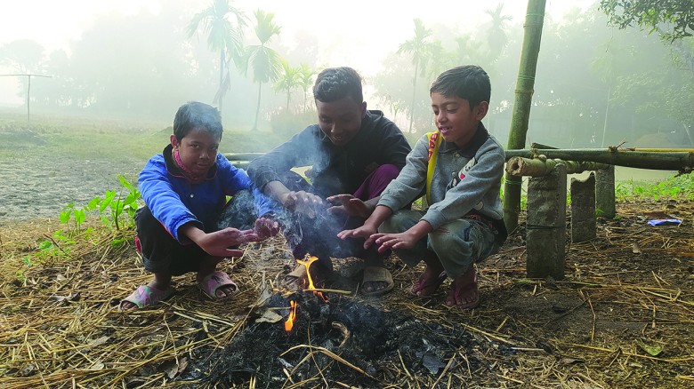 টানা এক সপ্তাহ শৈত্যপ্রবাহের পর ফের তাপমাত্রা কমলো তেঁতুলিয়ায়