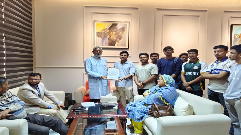 ভোটাধিকার নিশ্চিতে কুবি শিক্ষার্থীদের জন্য বিশেষ বাসের দাবি