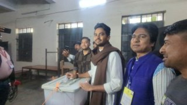 সুষ্ঠু পরিবেশে নির্বাচন অনুষ্ঠিত হচ্ছে: আসিফ মাহমুদ