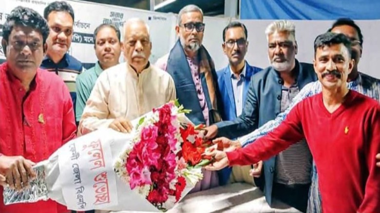 ফেনী জেলা বিএনপিসহ বিভিন্ন মহলের ফুলেল শুভেচ্ছায় সিক্ত হলেন জয়নাল আবেদিন ভিপি