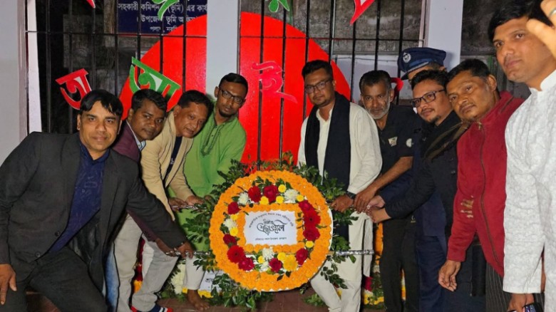 ভাষা শহীদদের প্রতি পলাশ উপজেলা প্রেসক্লাবের শ্রদ্ধাঞ্জলি