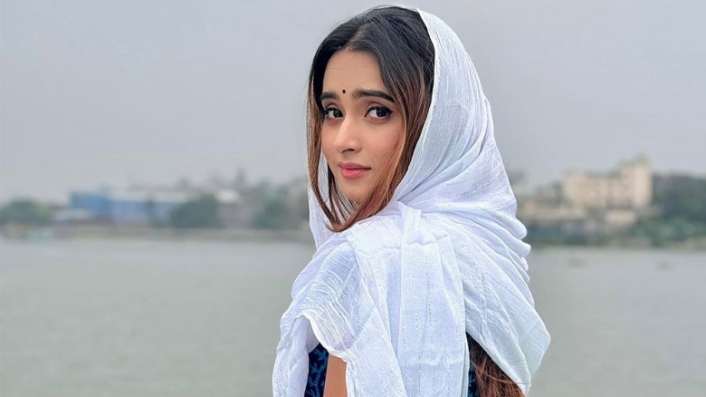 গোপন তথ্য ফাঁস করলেন অভিনেত্রী কেয়া পায়েল