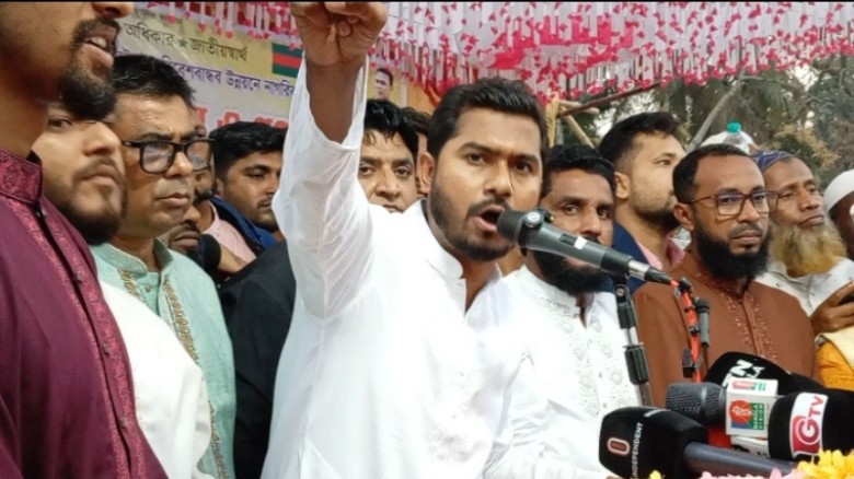 রাজনৈতিক পরিচয় ব্যবহার করে চাঁদাবাজি নয়: সবার জন্য সমান সেবার ঘোষণা শ্রম প্রতিমন্ত্রীর