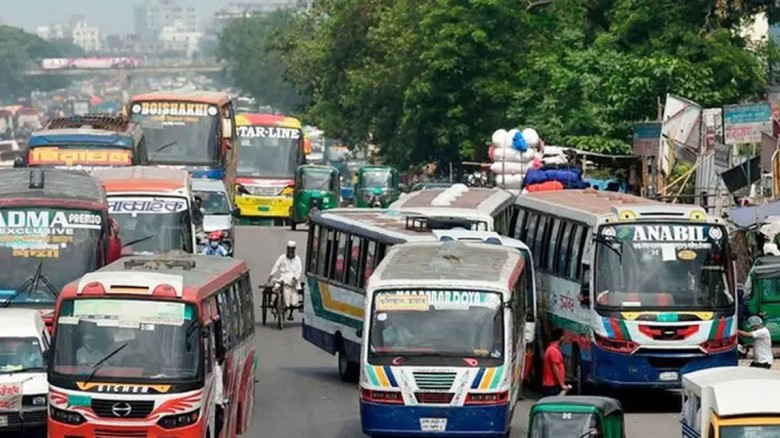ব্যক্তিগত যানবাহন কমিয়ে গণপরিবহন ব্যবহারের জরুরি নির্দেশনা সরকারের