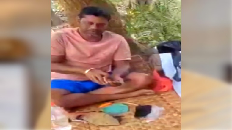 কোটালীপাড়ায় প্রকাশ্যে মাদক সেবন, প্রতিবাদ করায় মারধরের অভিযোগ