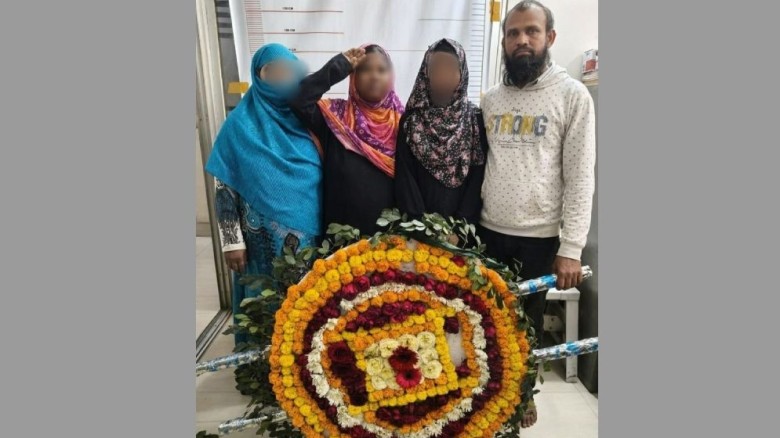 মিছিল নিয়ে ধানমন্ডি ৩২ নম্বরে যাওয়ার পথে ৪ আ.লীগ নেতা গ্রেফতার