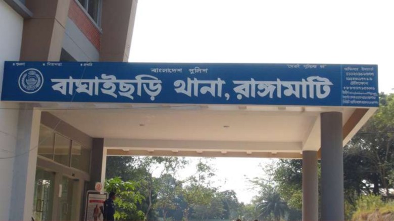 বাঘাইছড়িতে ইউটিউব দেখে ফুল চাষে সাফল্য জুশি চাকমার