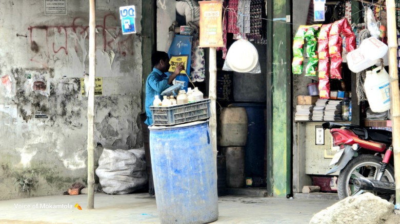 অনুমোদনহীন তেলের দোকানে ছেয়ে গেছে শিবগঞ্জ