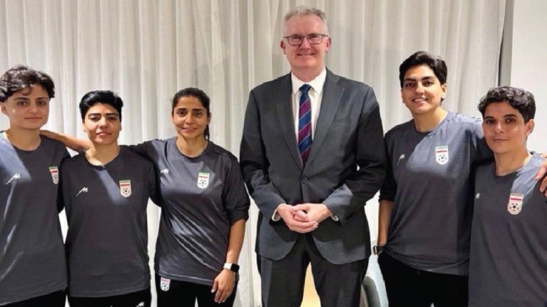 অস্ট্রেলিয়ায় রাজনৈতিক আশ্রয় নিলেন ইরানের ৫ নারী ফুটবলার