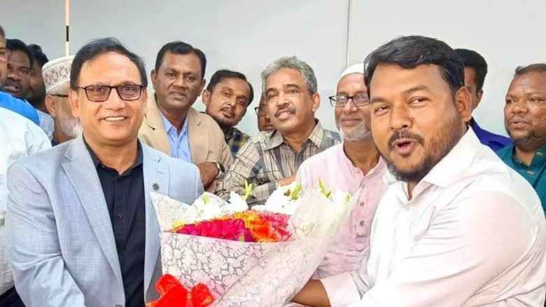 রাসিক প্রশাসক হিসেবে দায়িত্ব নিলেন মাহফুজুর রহমান রিটন