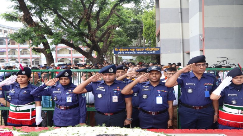 ফেনীর বধ্যভূমিতে শহীদদের প্রতি পুষ্পার্পণ, বিনম্র শ্রদ্ধা