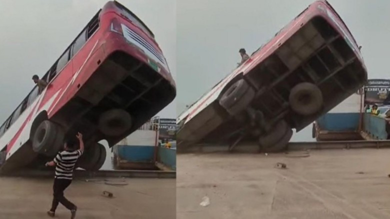 ৪০ যাত্রী নিয়ে নদীতে বাস, ২ ঘণ্টায়ও উদ্ধারকাজ শুরু হয়নি