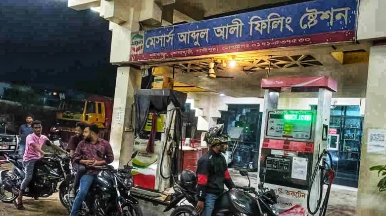 গাজীপুরে অবৈধভাবে মজুত ৩৪ হাজার লিটার তেল উদ্ধার