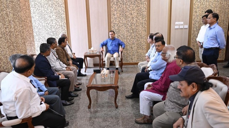 প্রধানমন্ত্রীর টানা ১৬ ঘণ্টা কর্মযজ্ঞ: দেশসেবায় অনন্য নজির