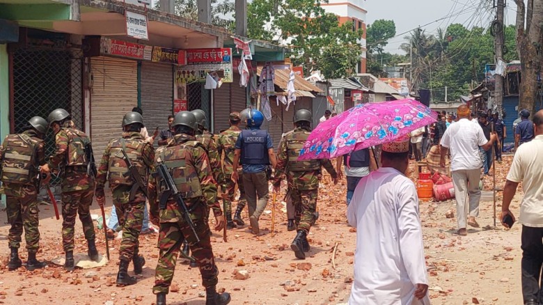 ফুটবল খেলা নিয়ে ভাঙ্গায় ৮ গ্রামের রক্তক্ষয়ী সংঘর্ষ, আহত শতাধিক