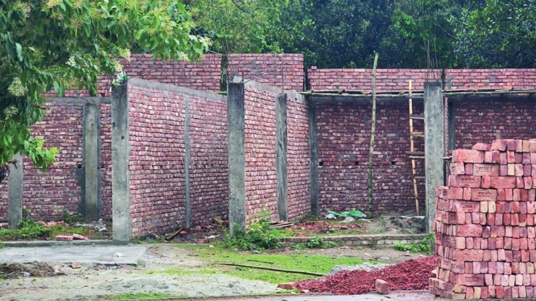 বাজিতপুরে ভূমিহীনের বন্দোবস্তের খাস জমিতে উঠছে প্রভাবশালীর দালান