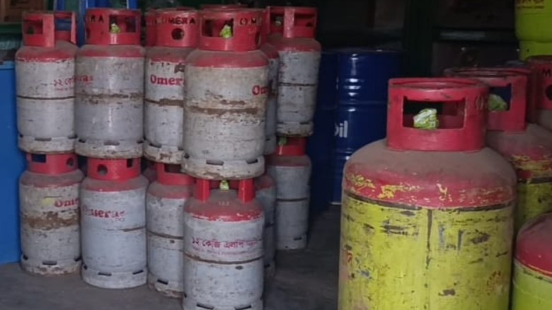 সরকারি দামে মিলছে না এলপিজি, বিপাকে ঠাকুরগাঁওয়ের গ্রাহকরা