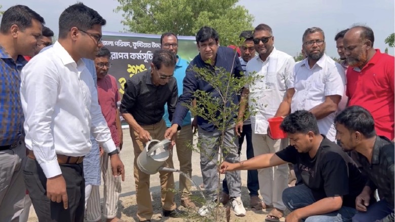 কুষ্টিয়ায় জেলা পরিষদের উদ্যোগে ২৫ হাজার বৃক্ষরোপণ কর্মসূচি শুরু