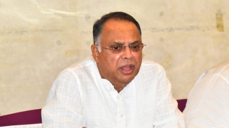 জ্বালানি তেলের দাম বাড়ানো নিয়ে যে বার্তা দিলেন মন্ত্রী