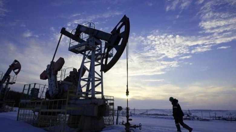 তেলের দাম স্বাভাবিক হতে লাগতে পারে ‘কয়েক মাস’