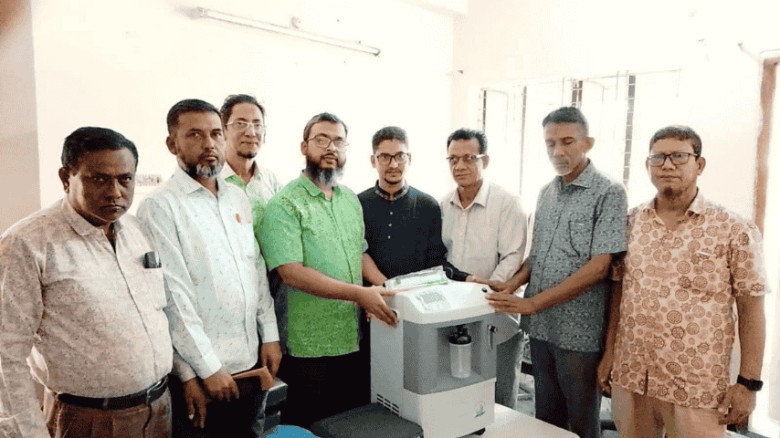 সোনাগাজী হাসপাতালে প্রবাসীর চিকিৎসা সরঞ্জাম প্রদান