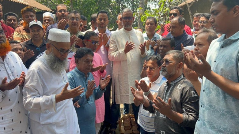 যুবদল নেতার পরিবারকে ঘর উপহার তারেক রহমানের