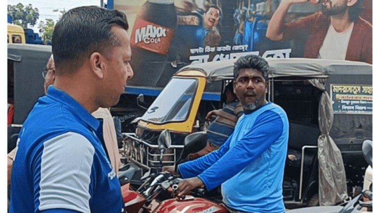 তৃষ্ণার্ত পথচারীদের পাশে শার্শার সুমি মটরস