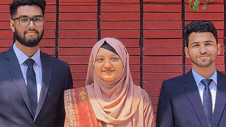 ঢাকা বিশ্ববিদ্যালয়ের ৩ শিক্ষার্থীর উদ্ভাবন: পরীক্ষার প্রস্তুতিতে সহায়ক অ্যাপ ‘টেস্টমিত্র এআই’