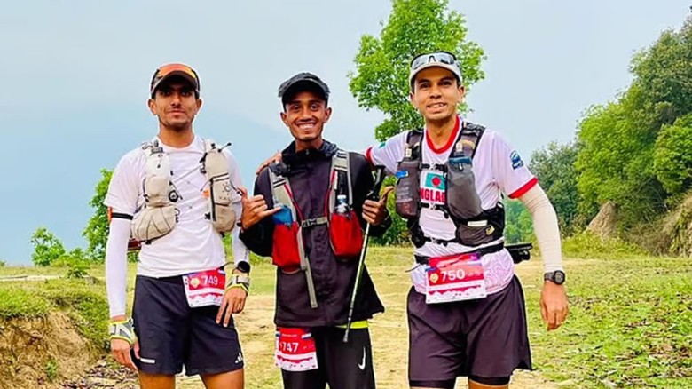 নেপালের পাহাড় ডিঙিয়ে ১৬০ কিলোমিটার দৌড়ালেন তিন বাংলাদেশি