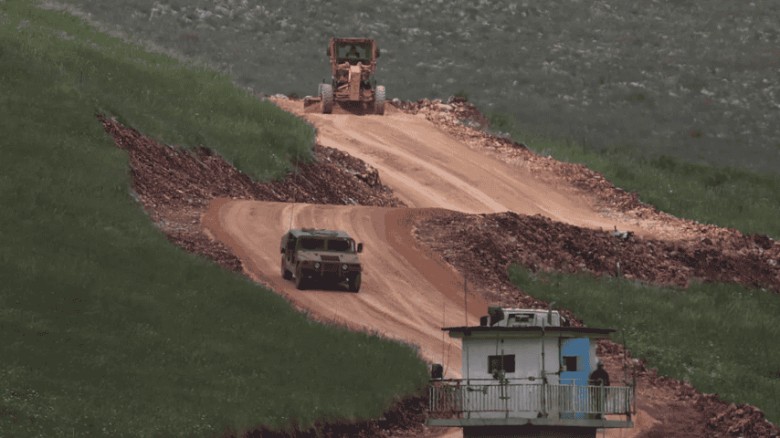 নিজ গ্রামে ফিরতে লেবাননবাসীদের বাধা দিচ্ছে ইসরায়েল