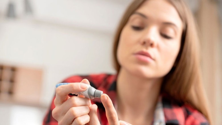 হঠাৎ ব্লাড সুগার কমে যাওয়া: কারণ ও তাৎক্ষণিক প্রতিকার