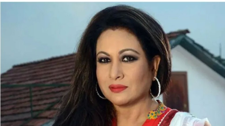 হজে যাচ্ছেন জনপ্রিয় অভিনেত্রী চম্পা