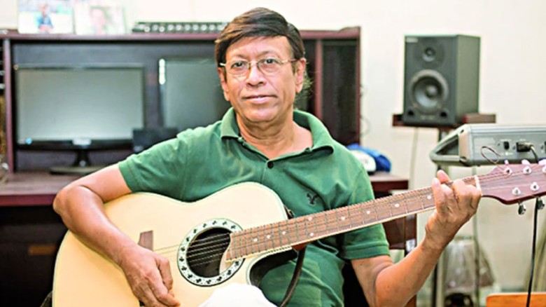 লাকী আখান্দ: গানের মাধ্যমেই যিনি অমর