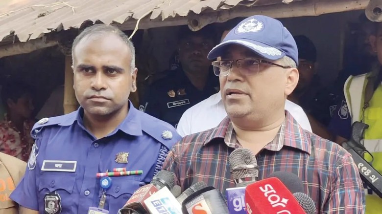 ডাকাতি নয়, নওগাঁয় চার খুন জমি সংক্রান্ত বিরোধে: পুলিশ সুপার