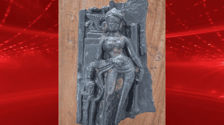 মান্দায় কষ্টিপাথরের মূর্তি উদ্ধার