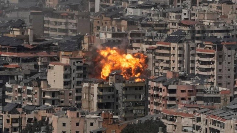যুদ্ধবিরতির মধ্যেই লেবাননে ভয়াবহ বিমান হামলা চালাল ইসরায়েল