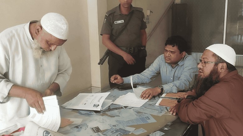 মহম্মদপুরে দুই ক্লিনিককে জরিমানা