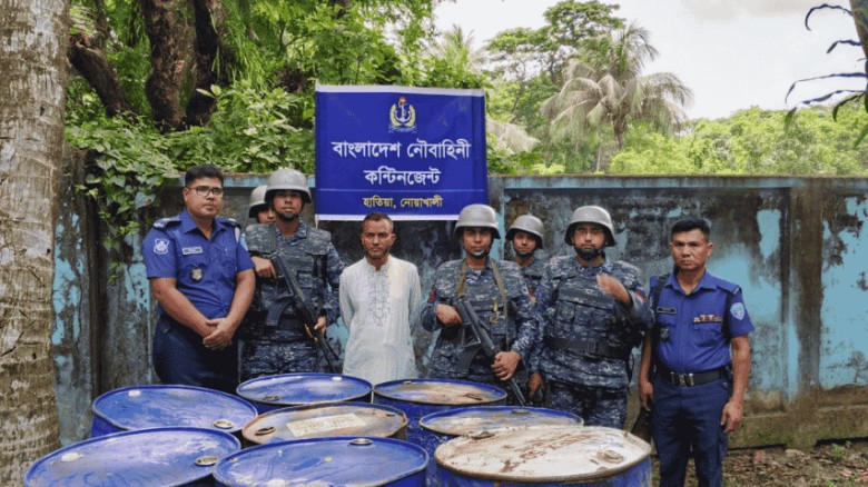 হাতিয়ায় অবৈধ ডিজেল জব্দ, গ্রেপ্তার ১