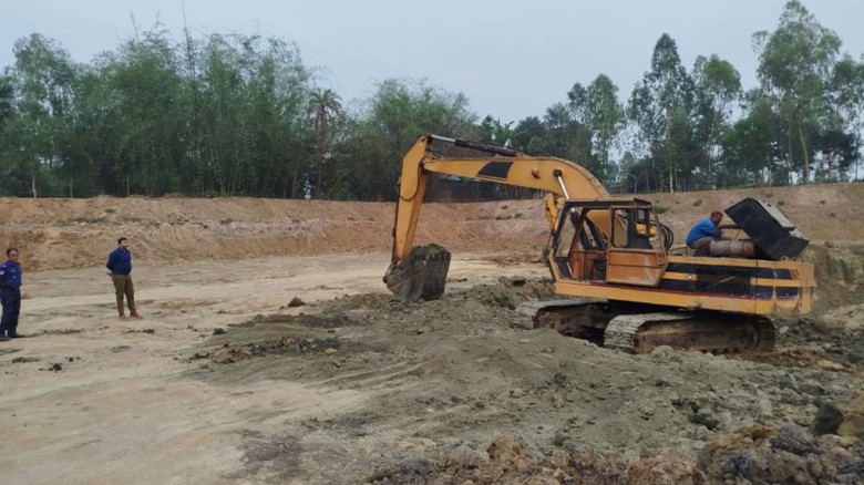 শেরপুরে অবৈধভাবে মাটি কাটায় ৩ চালকের কারাদণ্ড