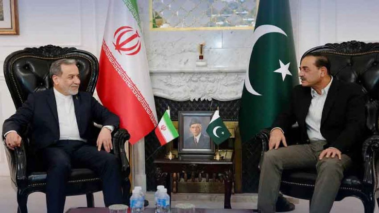 পাকিস্তানের সেনাপ্রধানের সঙ্গে ইরানি পররাষ্ট্রমন্ত্রীর বৈঠক