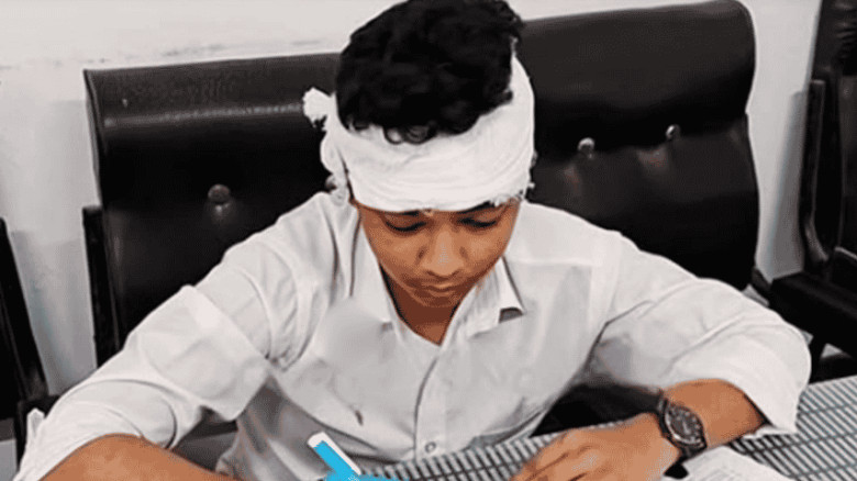 ফ্যান ছিঁড়ে মাথা ফাটলেও পরীক্ষা ছাড়েনি নিয়ামুল