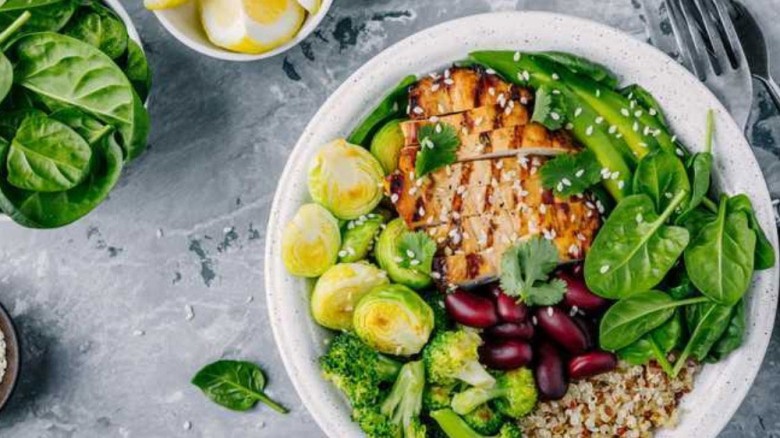 ক্যান্সার প্রতিরোধে কার্যকর যেসব খাবার: যা বলছেন বিশেষজ্ঞরা