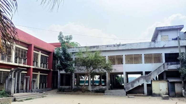 ৩ শিক্ষকের কাঁধে ৩১৩ শিক্ষার্থীর ভার: চরম সংকটে কাজহরদী সরকারি প্রাথমিক বিদ্যালয়