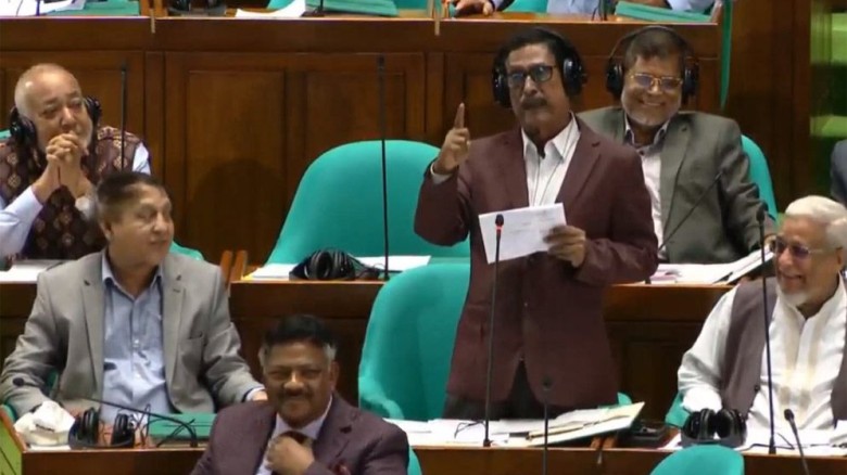 বক্তব্য নিয়ে সংসদে তোপের মুখে ফজলুর রহমান